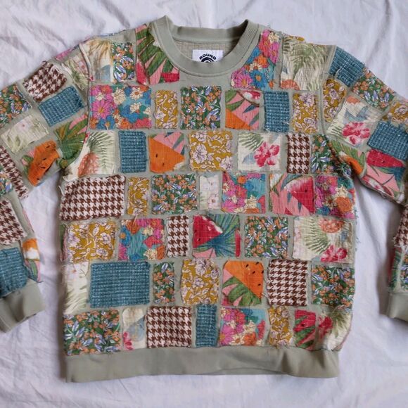 Round Two Quilted Patchwork Crewneck Sweatshirt Retro Mens Size Small - Picture 2 of 15